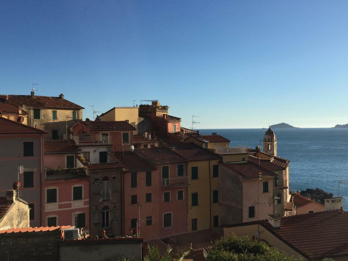 Appartamento Un Giorno Di Sole Lerici Luaran gambar